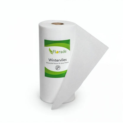 Weiße Rolle Wintervlies von Florade mit grün-weißem Etikett. Das atmungsaktive Schutzvlies ist leicht abgerollt und steht auf weißem Hintergrund – ideal für den Winterschutz von Pflanzen.