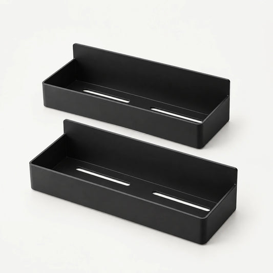 Zwei schwarze magnetische Gewürzregale, Studioaufnahme