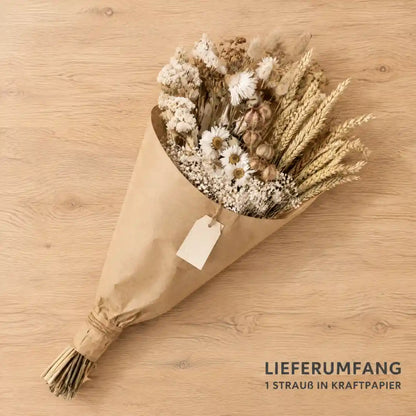 Lieferumfang: ein Trockenstrauß in Kraftpapier mit Anhänger