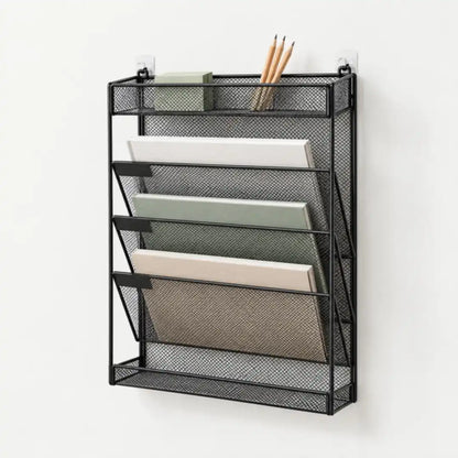 Zeitschriftenhalter Wand in Schwarz aus Metallgitter, an Klebehaken an der Wand